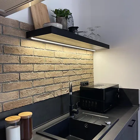 Cozy With Terrace + Free Parking Apartment *