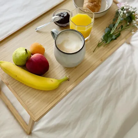 Cozy With Terrace + Free Parking Apartment