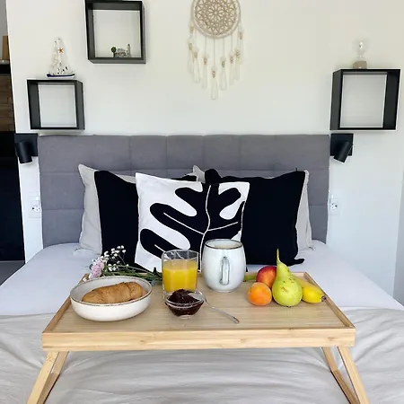 Cozy With Terrace + Free Parking
